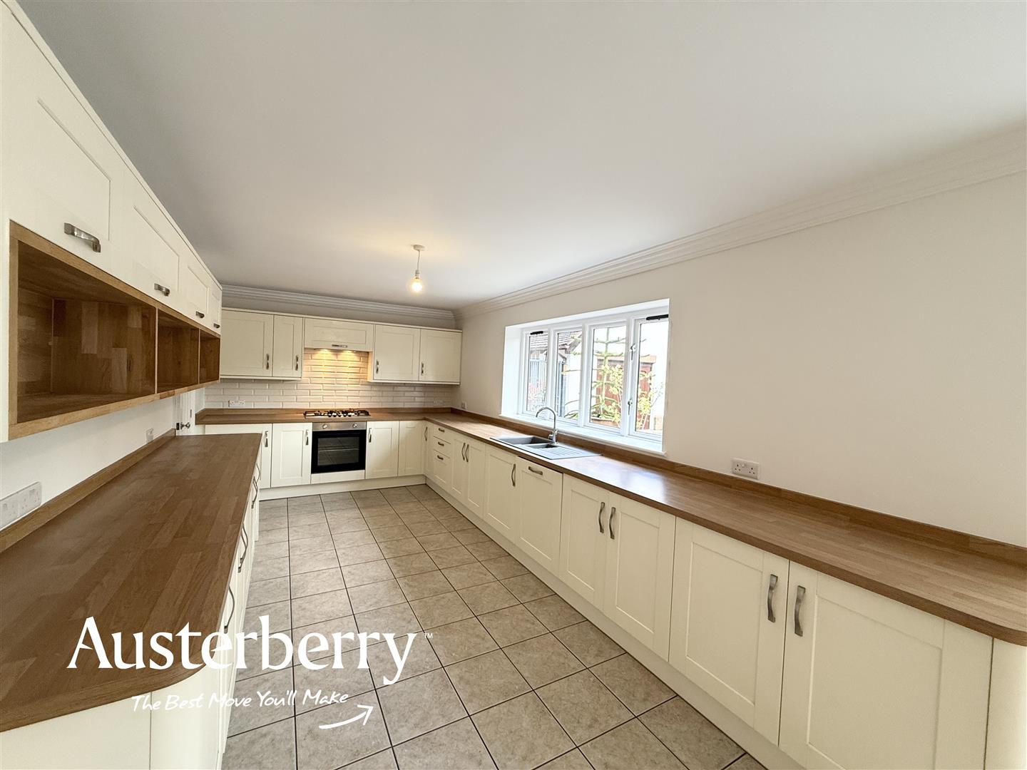 4 bed property in Lightwood Road, Stoke-On-Trent